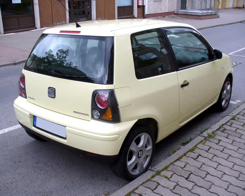 Anhang ID 18166 - Seat_Arosa_Facelift_Champagnergelb_Heck.JPG