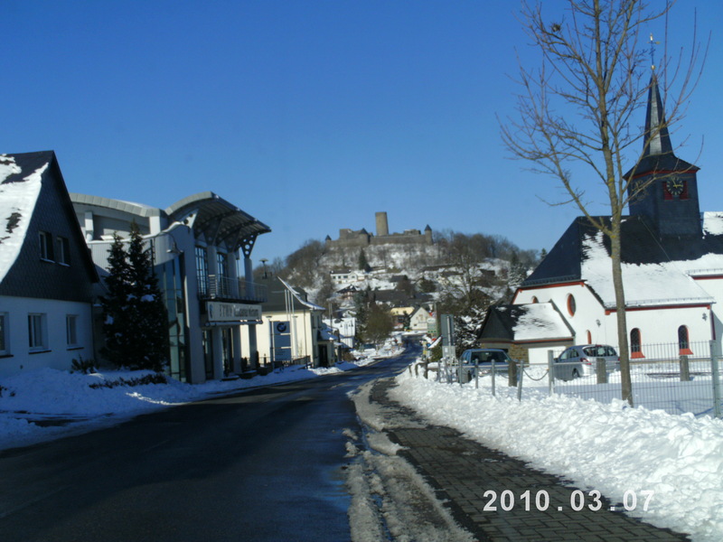 Anhang ID 17680 - nürburg.JPG